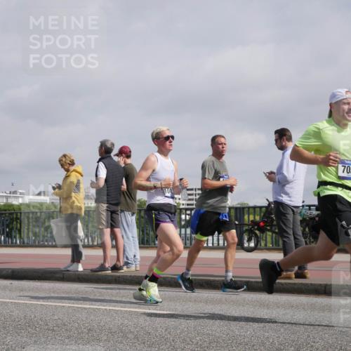 29.06.2025 - hella hamburg halbmarathon Luisa Fischer http://msf.ph/oto/8500101 29.06.2025 10:05:11 Kennedybrücke 16634, 10, 7031, 1364, 1453, 1729, 3169, 4286, 4328, 6322, 7031, 9156, 9353, 10177 meine-sportfotos.de