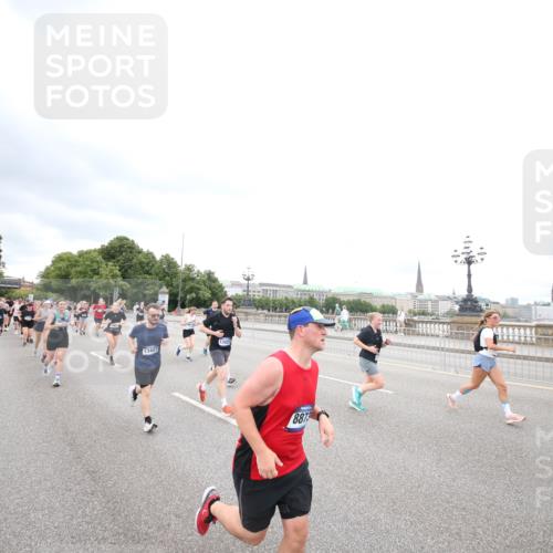 29.06.2025 - hella hamburg halbmarathon Jannik Wohlers http://msf.ph/oto/8500110 29.06.2025 10:57:09 Lombardsbrücke 1123, 1242, 1248, 1265, 1643, 3191, 3385, 3388, 3433, 3750, 3954, 4180, 4197, 4521, 4830, 5117, 5632, 5736, 5738, 6827, 6857, 6916, 7172, 7720, 7728, 8035, 8287, 8386, 8540, 8708, 8873, 9233, 9318, 9496, 9607, 9824, 10078, 11947, 12172, 12306, 12396, 12713, 12799, 12819, 13131, 13340, 13425, 13427, 13697, 14256, 14944, 14968, 15033, 15288, 15958, 16007, 16130, 18534 meine-sportfotos.de