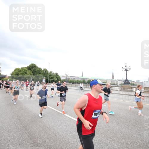 29.06.2025 - hella hamburg halbmarathon Jannik Wohlers http://msf.ph/oto/8500115 29.06.2025 10:57:09 Lombardsbrücke 1123, 1242, 1248, 1265, 1643, 3191, 3385, 3388, 3433, 3750, 3954, 4180, 4197, 4521, 4830, 5117, 5632, 5736, 5738, 6827, 6857, 6916, 7172, 7720, 7728, 8035, 8287, 8386, 8540, 8708, 8873, 9233, 9318, 9496, 9607, 9824, 10078, 11947, 12172, 12306, 12396, 12713, 12799, 12819, 13131, 13340, 13425, 13427, 13697, 14256, 14944, 14968, 15033, 15288, 15958, 16007, 16130, 18534 meine-sportfotos.de