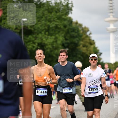 29.06.2025 - hella hamburg halbmarathon Dr. Thomas Lammeyer http://msf.ph/oto/8500125 29.06.2025 10:24:29 Kennedybrücke 1046, 1069, 1110, 1115, 1154, 1471, 1474, 1534, 2064, 2357, 3278, 3733, 4422, 4585, 4737, 4739, 5659, 5831, 5937, 7101, 7131, 7519, 7739, 7744, 7808, 8025, 8387, 8462, 8588, 8738, 9136, 9196, 9735, 9873, 10041, 10414, 10550, 10595, 10647, 10754, 11434 meine-sportfotos.de