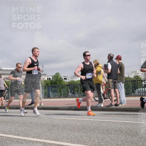 29.06.2025 - hella hamburg halbmarathon Luisa Fischer http://msf.ph/oto/8500162 29.06.2025 10:05:19 Kennedybrücke 2323, 6322, 12781, 16067, 1432, 1453, 2322, 2323, 4663, 4985, 5763, 6322, 7243, 9020, 9021, 9928 meine-sportfotos.de