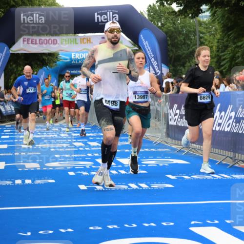 29.06.2025 - hella hamburg halbmarathon Strokosch-Dieckow http://msf.ph/oto/8500174 29.06.2025 10:53:25 Ziel 1061, 1098, 1499, 1683, 1727, 2070, 2354, 4065, 5866, 6198, 6629, 6942, 8651, 11068, 11844, 12490, 12909, 13912, 13997, 15113, 15497, 15681, 15838, 17710, 18134, 18450, 18612, 18901 meine-sportfotos.de