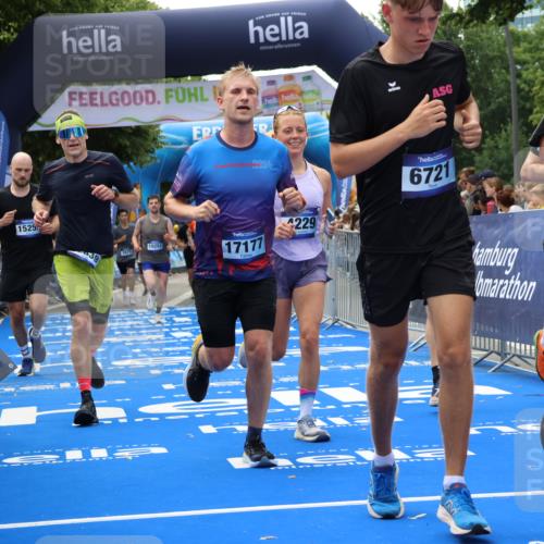 29.06.2025 - hella hamburg halbmarathon Strokosch-Dieckow http://msf.ph/oto/8500185 29.06.2025 10:43:05 Ziel 1675, 4229, 6721, 7026, 7035, 7093, 7451, 8218, 9364, 9833, 10251, 10469, 11177, 12153, 12657, 12723, 12776, 12839, 15255, 15706, 17177, 18304, 19038 meine-sportfotos.de