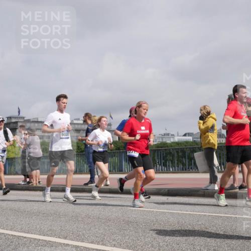 29.06.2025 - hella hamburg halbmarathon Luisa Fischer http://msf.ph/oto/8500216 29.06.2025 10:05:26 Kennedybrücke 1128, 1254, 1432, 1733, 2322, 3780, 4663, 4985, 5742, 5763, 6708, 6860, 7049, 7243, 8749, 9020, 9021, 10866 meine-sportfotos.de