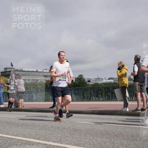 29.06.2025 - hella hamburg halbmarathon Luisa Fischer http://msf.ph/oto/8500227 29.06.2025 10:05:27 Kennedybrücke 19162, 1128, 902, 13868, 1128, 1254, 1733, 2322, 3780, 4663, 4985, 5742, 6708, 6860, 7049, 7243, 8749, 9020, 9021, 10866 meine-sportfotos.de
