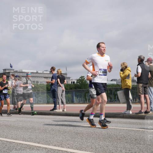 29.06.2025 - hella hamburg halbmarathon Luisa Fischer http://msf.ph/oto/8500231 29.06.2025 10:05:28 Kennedybrücke 19162, 1128, 13868, 1128, 1254, 1733, 3780, 4663, 4985, 5742, 6708, 6860, 7049, 8749, 9020, 9021, 10866 meine-sportfotos.de