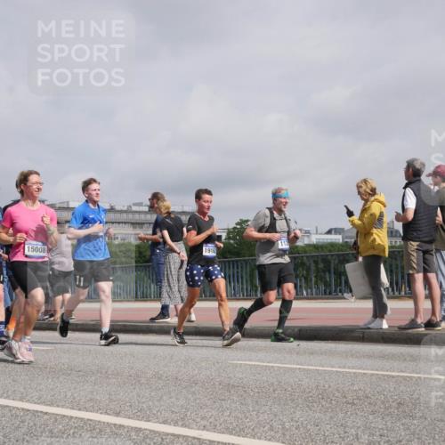 29.06.2025 - hella hamburg halbmarathon Luisa Fischer http://msf.ph/oto/8500244 29.06.2025 10:05:29 Kennedybrücke 686, 15008, 11, 19162, 112, 1128, 1254, 1733, 3780, 4985, 5742, 6708, 6860, 7049, 8749, 9020, 9021, 10866 meine-sportfotos.de