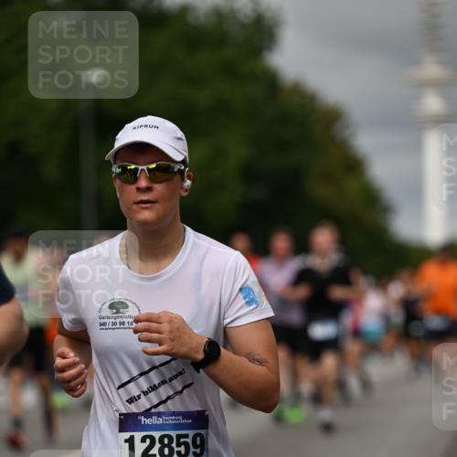 29.06.2025 - hella hamburg halbmarathon Dr. Thomas Lammeyer http://msf.ph/oto/8500251 29.06.2025 10:24:32 Kennedybrücke 1046, 1069, 1110, 1115, 1154, 1471, 1474, 1534, 2064, 2357, 3733, 4422, 4585, 4737, 4739, 5659, 5831, 5937, 7101, 7131, 7519, 7739, 7808, 8025, 8387, 8462, 8588, 8738, 9136, 9196, 9735, 9873, 10041, 10414, 10550, 10595, 10613, 10647, 10754, 11100, 11434 meine-sportfotos.de