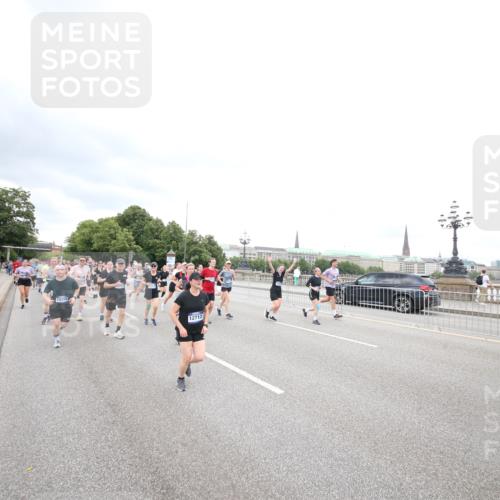 29.06.2025 - hella hamburg halbmarathon Jannik Wohlers http://msf.ph/oto/8500257 29.06.2025 10:57:13 Lombardsbrücke 1123, 1242, 1248, 1265, 1643, 2567, 3191, 3385, 3388, 3433, 3750, 3954, 4197, 4521, 4830, 5117, 5632, 5736, 6827, 6857, 6916, 7172, 7720, 8035, 8159, 8386, 8540, 8708, 8873, 9059, 9233, 9318, 9496, 9607, 9613, 9840, 10070, 10078, 10551, 10629, 10630, 11026, 11377, 11947, 12172, 12713, 12799, 12819, 13131, 13340, 13425, 13427, 14256, 14944, 14968, 15033, 15288, 15956, 15958, 16007, 16130, 18534 meine-sportfotos.de