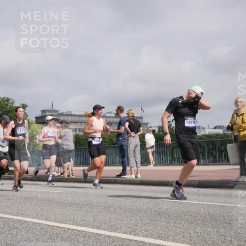 29.06.2025 - hella hamburg halbmarathon Luisa Fischer http://msf.ph/oto/8500268 29.06.2025 10:05:32 Kennedybrücke 3780, 9131, 18624, 11670, 7049, 12978, 1128, 1254, 1733, 3780, 4985, 5742, 6166, 6708, 6860, 7049, 8662, 8749, 10539, 10866 meine-sportfotos.de