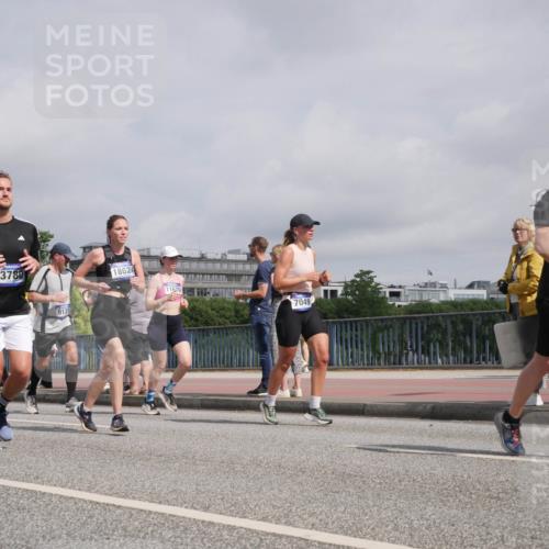 29.06.2025 - hella hamburg halbmarathon Luisa Fischer http://msf.ph/oto/8500273 29.06.2025 10:05:33 Kennedybrücke 6708, 3780, 9131, 18624, 11670, 7049, 12978, 1128, 1254, 1733, 3780, 3919, 5742, 6166, 6708, 6860, 7049, 8662, 8749, 10539, 10866 meine-sportfotos.de
