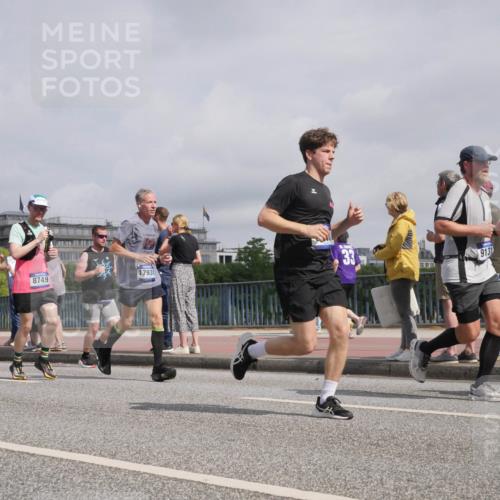 29.06.2025 - hella hamburg halbmarathon Luisa Fischer http://msf.ph/oto/8500289 29.06.2025 10:05:35 Kennedybrücke 8749, 17931, 33, 9131, 1254, 3780, 3919, 5742, 6166, 6708, 7049, 8662, 8749, 10539 meine-sportfotos.de