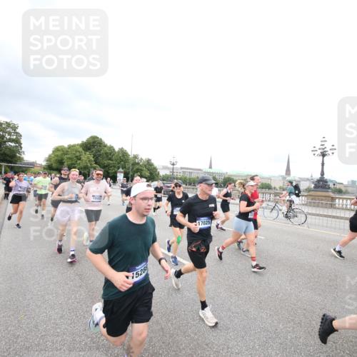 29.06.2025 - hella hamburg halbmarathon Jannik Wohlers http://msf.ph/oto/8500297 29.06.2025 10:57:15 Lombardsbrücke 1123, 1242, 1248, 1265, 1643, 2015, 2451, 2567, 3191, 3385, 3433, 3750, 3954, 4059, 4197, 4521, 4830, 5117, 5632, 5736, 6827, 6857, 6916, 7172, 7720, 8035, 8159, 8386, 8708, 8873, 9059, 9233, 9318, 9496, 9607, 9613, 9840, 10070, 10461, 10551, 10578, 10629, 10630, 11026, 11193, 11377, 11947, 12172, 12713, 12799, 12819, 13131, 13340, 13425, 13427, 13882, 14256, 14944, 14968, 15033, 15288, 15956, 15958, 16082, 16130 meine-sportfotos.de