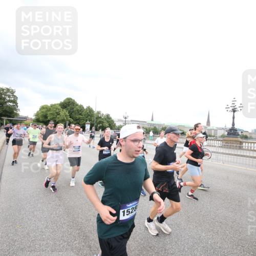 29.06.2025 - hella hamburg halbmarathon Jannik Wohlers http://msf.ph/oto/8500306 29.06.2025 10:57:15 Lombardsbrücke 1123, 1242, 1248, 1265, 1643, 2015, 2451, 2567, 3191, 3385, 3433, 3750, 3954, 4059, 4197, 4521, 4830, 5117, 5632, 5736, 6827, 6857, 6916, 7172, 7720, 8035, 8159, 8386, 8708, 8873, 9059, 9233, 9318, 9496, 9607, 9613, 9840, 10070, 10461, 10551, 10578, 10629, 10630, 11026, 11193, 11377, 11947, 12172, 12713, 12799, 12819, 13131, 13340, 13425, 13427, 13882, 14256, 14944, 14968, 15033, 15288, 15956, 15958, 16082, 16130 meine-sportfotos.de