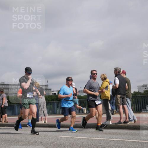 29.06.2025 - hella hamburg halbmarathon Luisa Fischer http://msf.ph/oto/8500320 29.06.2025 10:05:39 Kennedybrücke 11702, 10539, 17939, 2685, 3919, 6166, 6295, 7323, 8364, 8662, 8749, 10295, 10539 meine-sportfotos.de