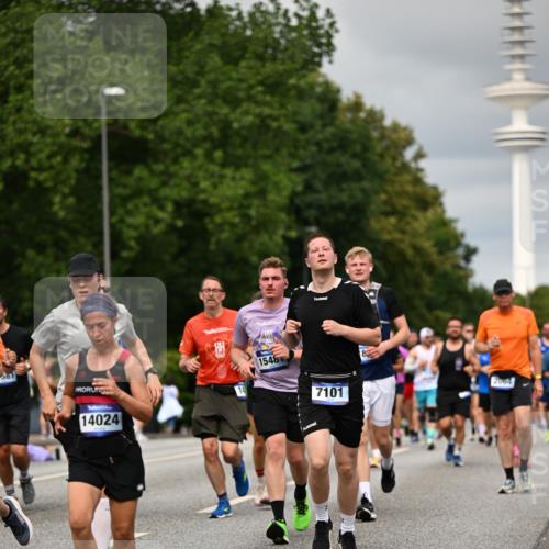 29.06.2025 - hella hamburg halbmarathon Dr. Thomas Lammeyer http://msf.ph/oto/8500322 29.06.2025 10:24:34 Kennedybrücke 1046, 1069, 1110, 1115, 1154, 1471, 1474, 1534, 2053, 2064, 2834, 3733, 3842, 4422, 4585, 4737, 4739, 5659, 5831, 5937, 7101, 7131, 7519, 7739, 7808, 8025, 8387, 8462, 8588, 8738, 9136, 9196, 9735, 9873, 10039, 10041, 10414, 10550, 10595, 10613, 10647, 10754, 11100, 11434 meine-sportfotos.de