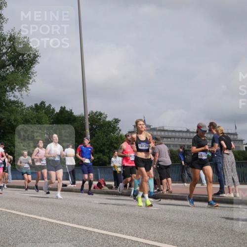 29.06.2025 - hella hamburg halbmarathon Luisa Fischer http://msf.ph/oto/8500328 29.06.2025 10:05:40 Kennedybrücke 19146, 1250, 919, 1119, 19117, 175, 18128, 11702, 1178, 2142, 2685, 3919, 6166, 6295, 7323, 8364, 8662, 10295, 10539 meine-sportfotos.de