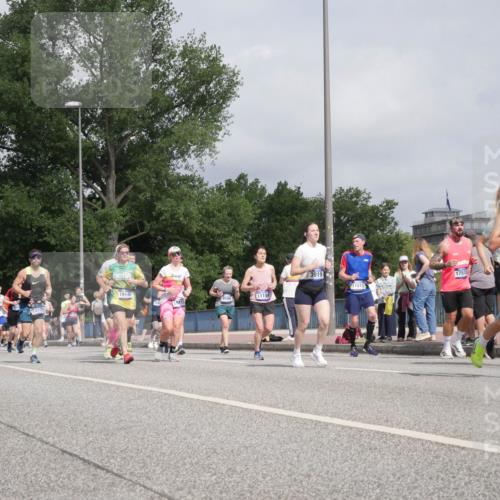 29.06.2025 - hella hamburg halbmarathon Luisa Fischer http://msf.ph/oto/8500330 29.06.2025 10:05:41 Kennedybrücke 6295, 19146, 19111, 11191, 3919, 17533, 11515, 1812, 2142, 2685, 3919, 6166, 6295, 6997, 7323, 8364, 8662, 10295, 10539 meine-sportfotos.de