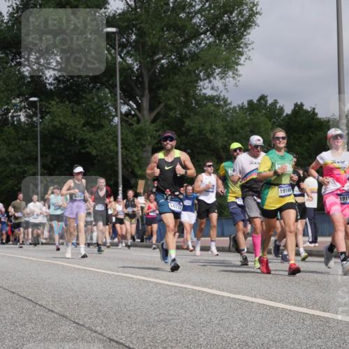29.06.2025 - hella hamburg halbmarathon Luisa Fischer http://msf.ph/oto/8500346 29.06.2025 10:05:42 Kennedybrücke 6295, 14732, 2142, 001, 19146, 19117, 986, 2142, 2685, 3919, 6166, 6295, 6752, 6997, 7323, 8364, 8662, 10295, 10539 meine-sportfotos.de