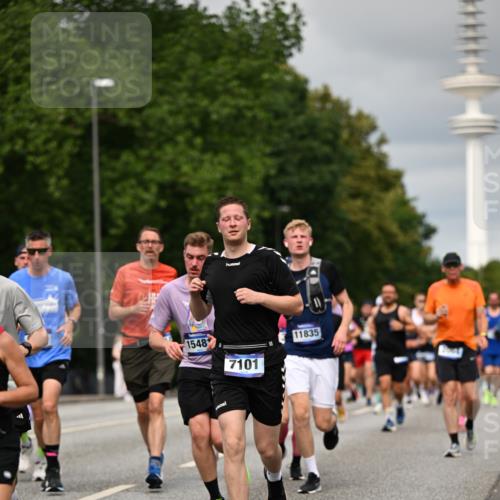 29.06.2025 - hella hamburg halbmarathon Dr. Thomas Lammeyer http://msf.ph/oto/8500349 29.06.2025 10:24:35 Kennedybrücke 1046, 1069, 1110, 1115, 1154, 1471, 1474, 1534, 2053, 2064, 2834, 3733, 3842, 4422, 4585, 4737, 4739, 5659, 5831, 5937, 7101, 7131, 7519, 7739, 7808, 8025, 8387, 8462, 8588, 8738, 9136, 9196, 9735, 9873, 10039, 10041, 10414, 10550, 10595, 10613, 10647, 10754, 11100, 11434 meine-sportfotos.de