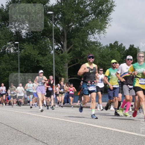 29.06.2025 - hella hamburg halbmarathon Luisa Fischer http://msf.ph/oto/8500350 29.06.2025 10:05:43 Kennedybrücke 6295, 2142, 14732, 348, 19146, 2142, 2685, 2819, 3919, 6166, 6295, 6752, 6997, 7323, 8003, 8364, 8662, 9006, 10295, 10539 meine-sportfotos.de