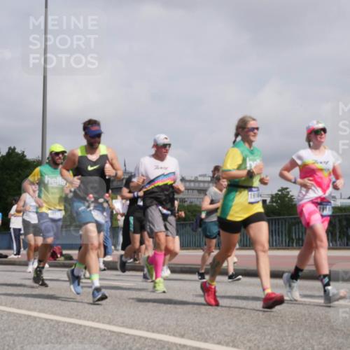 29.06.2025 - hella hamburg halbmarathon Luisa Fischer http://msf.ph/oto/8500364 29.06.2025 10:05:44 Kennedybrücke 2142, 2685, 2819, 3225, 3919, 6166, 6295, 6752, 6997, 7323, 8003, 8364, 8662, 9006, 10295 meine-sportfotos.de