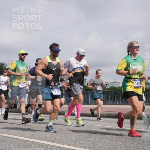 29.06.2025 - hella hamburg halbmarathon Luisa Fischer http://msf.ph/oto/8500366 29.06.2025 10:05:45 Kennedybrücke 3488, 19176, 23, 3986, 14732, 1914, 191, 1414, 2142, 2685, 2819, 3225, 3919, 6295, 6752, 6997, 7323, 8003, 8364, 9006, 10295 meine-sportfotos.de