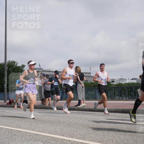 29.06.2025 - hella hamburg halbmarathon Luisa Fischer http://msf.ph/oto/8500375 29.06.2025 10:05:46 Kennedybrücke 42, 6752, 6295, 15901, 88, 13491, 1414, 2142, 2685, 2819, 3225, 3919, 6295, 6752, 6997, 7323, 8003, 8364, 9006, 10295 meine-sportfotos.de