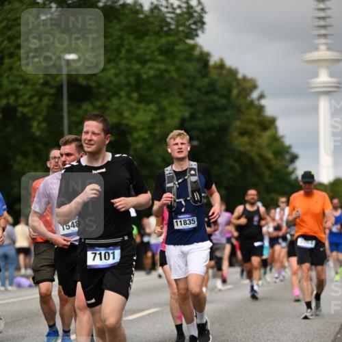 29.06.2025 - hella hamburg halbmarathon Dr. Thomas Lammeyer http://msf.ph/oto/8500395 29.06.2025 10:24:36 Kennedybrücke 1046, 1069, 1115, 1154, 1471, 1474, 1534, 2053, 2064, 2834, 3733, 3842, 4422, 4585, 4739, 4869, 5659, 5831, 5937, 7101, 7131, 7519, 7739, 7808, 8025, 8387, 8462, 8588, 8738, 9136, 9196, 9735, 9873, 10039, 10041, 10414, 10550, 10595, 10613, 10647, 10754, 11100, 11434 meine-sportfotos.de