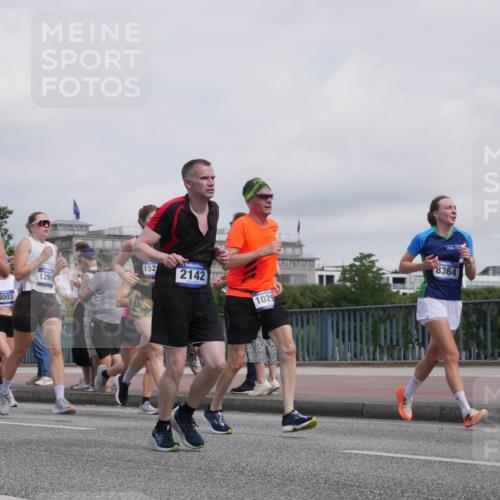 29.06.2025 - hella hamburg halbmarathon Luisa Fischer http://msf.ph/oto/8500397 29.06.2025 10:05:49 Kennedybrücke 583, 16654, 8003, 1290, 152, 2142, 1029, 8364, 1414, 2142, 2685, 2819, 3225, 6295, 6752, 6997, 7323, 8003, 8364, 9006, 10295 meine-sportfotos.de