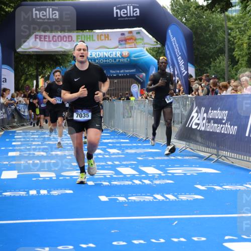 29.06.2025 - hella hamburg halbmarathon Strokosch-Dieckow http://msf.ph/oto/8500423 29.06.2025 10:42:58 Ziel 4229, 4823, 5477, 6721, 7035, 8218, 9364, 9833, 10469, 12657, 12723, 12776, 12839, 14849, 17177, 18559, 18659, 19038 meine-sportfotos.de