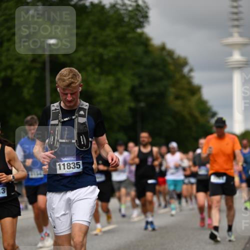 29.06.2025 - hella hamburg halbmarathon Dr. Thomas Lammeyer http://msf.ph/oto/8500458 29.06.2025 10:24:37 Kennedybrücke 1046, 1069, 1154, 1471, 1474, 1534, 2053, 2064, 2834, 3733, 3842, 4422, 4585, 4869, 5659, 5831, 5937, 6951, 7101, 7131, 7519, 7739, 7808, 8025, 8387, 8462, 8588, 8738, 9136, 9196, 9735, 9873, 10039, 10041, 10414, 10550, 10595, 10613, 10647, 10754, 11100, 11434 meine-sportfotos.de