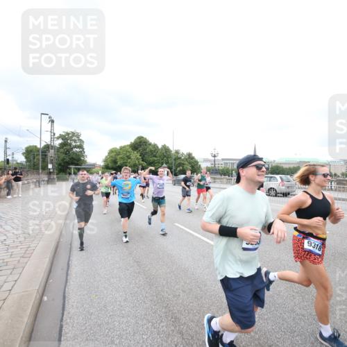 29.06.2025 - hella hamburg halbmarathon Jannik Wohlers http://msf.ph/oto/8500479 29.06.2025 10:57:19 Lombardsbrücke 1123, 1242, 1248, 1265, 1643, 2015, 2451, 2567, 2900, 3191, 3385, 3433, 3954, 4059, 4197, 4521, 4830, 5632, 5736, 6857, 6916, 7172, 7193, 7720, 8159, 8474, 8708, 8773, 9059, 9233, 9318, 9394, 9496, 9607, 9613, 9840, 10070, 10352, 10461, 10513, 10551, 10578, 10629, 10630, 10912, 11013, 11026, 11193, 11266, 11267, 11377, 11947, 12172, 12713, 12819, 13131, 13176, 13340, 13882, 14256, 14290, 14944, 14968, 15033, 15288, 15800, 15956, 15958, 16082, 16130 meine-sportfotos.de