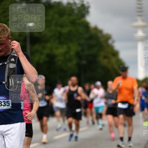29.06.2025 - hella hamburg halbmarathon Dr. Thomas Lammeyer http://msf.ph/oto/8500495 29.06.2025 10:24:38 Kennedybrücke 1011, 1046, 1069, 1154, 1471, 1474, 1534, 2053, 2064, 2834, 3733, 3842, 4166, 4288, 4422, 4585, 4754, 4869, 5659, 5831, 5937, 6951, 7101, 7131, 7519, 7739, 7808, 8025, 8387, 8462, 8588, 8738, 9136, 9196, 9735, 9873, 10039, 10041, 10414, 10595, 10613, 10647, 10754, 11100, 11434 meine-sportfotos.de