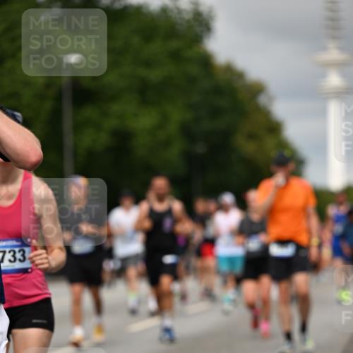 29.06.2025 - hella hamburg halbmarathon Dr. Thomas Lammeyer http://msf.ph/oto/8500509 29.06.2025 10:24:39 Kennedybrücke 1011, 1046, 1069, 1154, 1471, 1474, 1534, 2053, 2064, 2834, 3733, 3842, 4154, 4166, 4288, 4422, 4585, 4754, 4869, 5181, 5659, 5831, 5937, 6951, 7101, 7131, 7519, 7739, 7808, 8025, 8462, 8588, 8738, 9136, 9873, 10039, 10041, 10414, 10595, 10613, 10647, 10754, 11100, 11434 meine-sportfotos.de