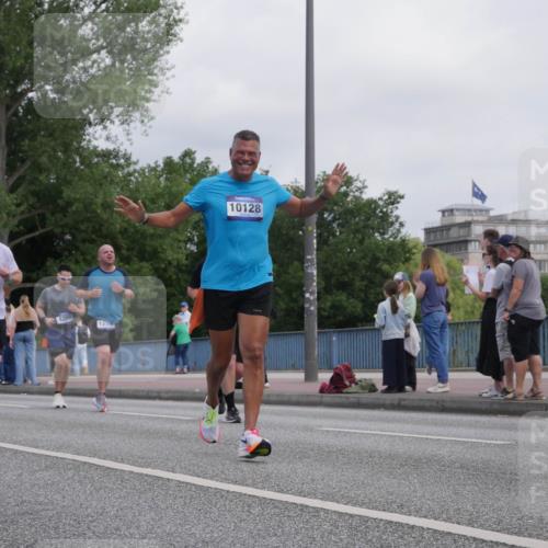 29.06.2025 - hella hamburg halbmarathon Luisa Fischer http://msf.ph/oto/8500517 29.06.2025 10:06:05 Kennedybrücke 19173, 4204, 1395, 10128, 2619, 2712, 2780, 4204, 4665, 5734, 6208, 7869, 7888, 8481, 8624, 10128 meine-sportfotos.de
