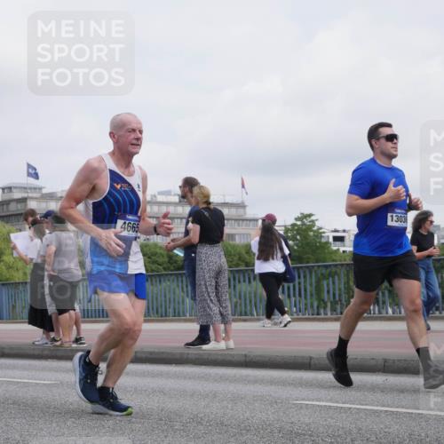 29.06.2025 - hella hamburg halbmarathon Luisa Fischer http://msf.ph/oto/8500572 29.06.2025 10:06:13 Kennedybrücke 4665, 13036, 1135, 1138, 1702, 2619, 2810, 3630, 4066, 4204, 4613, 4665, 9439 meine-sportfotos.de