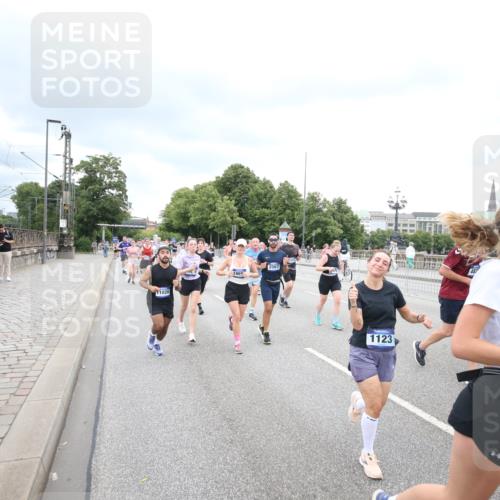 29.06.2025 - hella hamburg halbmarathon Jannik Wohlers http://msf.ph/oto/8500581 29.06.2025 10:57:22 Lombardsbrücke 1123, 1242, 1248, 1265, 2015, 2451, 2567, 2900, 3191, 3385, 3433, 3954, 4059, 4521, 4830, 5632, 5736, 6857, 6916, 7172, 7193, 7720, 8159, 8474, 8708, 8773, 9059, 9233, 9318, 9394, 9496, 9607, 9613, 9840, 10070, 10352, 10461, 10513, 10551, 10578, 10629, 10630, 10912, 11013, 11026, 11193, 11266, 11267, 11377, 11947, 12172, 13131, 13176, 13340, 13882, 14256, 14290, 15288, 15800, 15956, 16082 meine-sportfotos.de