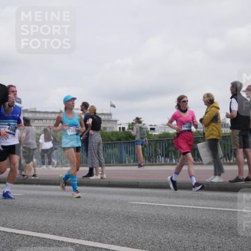 29.06.2025 - hella hamburg halbmarathon Luisa Fischer http://msf.ph/oto/8500597 29.06.2025 10:06:16 Kennedybrücke 46, 2810, 4066, 1387, 1449, 1135, 1138, 1482, 1702, 2619, 2810, 3630, 4066, 4613, 4665, 9439 meine-sportfotos.de