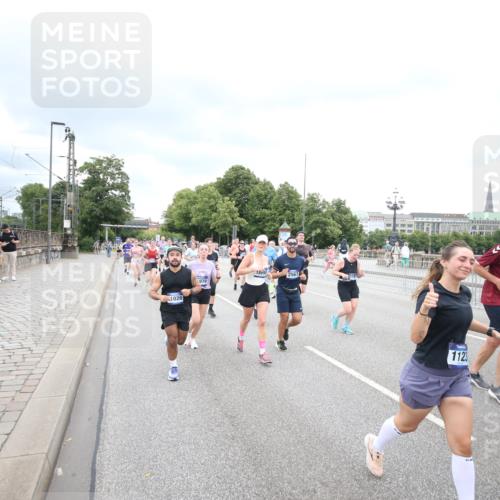 29.06.2025 - hella hamburg halbmarathon Jannik Wohlers http://msf.ph/oto/8500604 29.06.2025 10:57:22 Lombardsbrücke 1123, 1242, 1248, 1265, 2015, 2451, 2567, 2900, 3191, 3385, 3433, 3954, 4059, 4521, 4830, 5632, 5736, 6857, 6916, 7172, 7193, 7720, 8159, 8474, 8708, 8773, 9059, 9233, 9318, 9394, 9496, 9607, 9613, 9840, 10070, 10352, 10461, 10513, 10551, 10578, 10629, 10630, 10912, 11013, 11026, 11193, 11266, 11267, 11377, 11947, 12172, 13131, 13176, 13340, 13882, 14256, 14290, 15288, 15800, 15956, 16082 meine-sportfotos.de