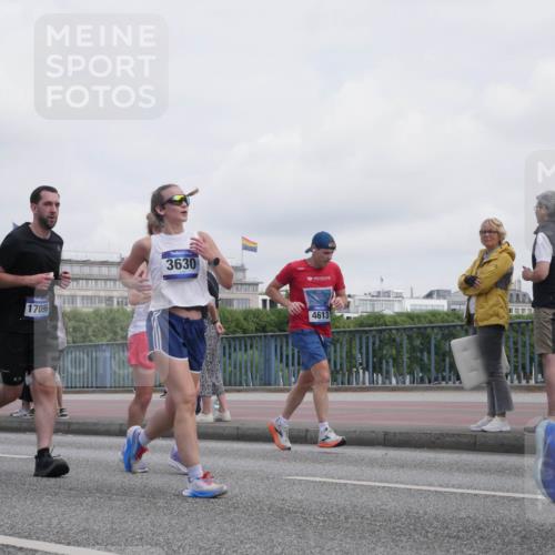 29.06.2025 - hella hamburg halbmarathon Luisa Fischer http://msf.ph/oto/8500610 29.06.2025 10:06:19 Kennedybrücke 1702, 17096, 3630, 4613, 1135, 1138, 1482, 1702, 2782, 2810, 3572, 3630, 4066, 4613, 7210, 7211, 7290, 9439, 9554, 10824 meine-sportfotos.de