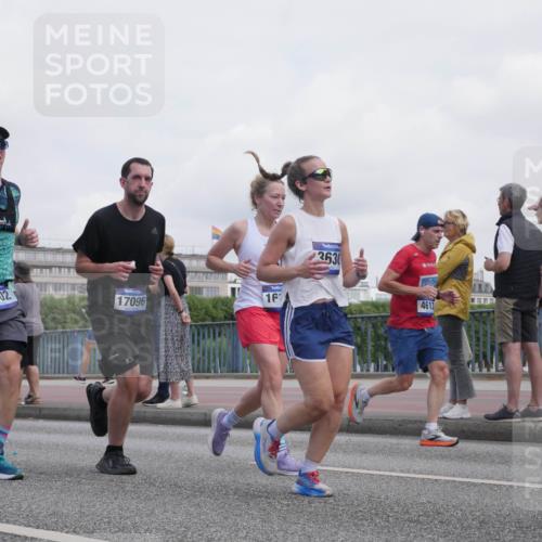 29.06.2025 - hella hamburg halbmarathon Luisa Fischer http://msf.ph/oto/8500614 29.06.2025 10:06:19 Kennedybrücke 1702, 17096, 16, 3630, 4613, 1135, 1138, 1482, 1702, 2782, 2810, 3572, 3630, 4066, 4613, 7210, 7211, 7290, 9439, 9554, 10824 meine-sportfotos.de