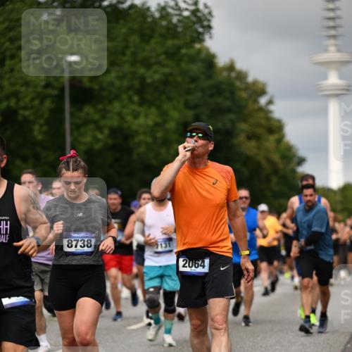 29.06.2025 - hella hamburg halbmarathon Dr. Thomas Lammeyer http://msf.ph/oto/8500627 29.06.2025 10:24:42 Kennedybrücke 1011, 1046, 1069, 1154, 1471, 1474, 1534, 2053, 2064, 2834, 3733, 3842, 4154, 4166, 4288, 4422, 4754, 4869, 5181, 5659, 5831, 5937, 6608, 6844, 6951, 7101, 7131, 7519, 7739, 8025, 8462, 8588, 8738, 8940, 9005, 9011, 9236, 9873, 10039, 10041, 10414, 10595, 10613, 10647, 10754, 11100 meine-sportfotos.de