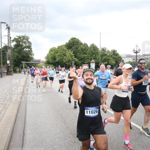 29.06.2025 - hella hamburg halbmarathon Jannik Wohlers http://msf.ph/oto/8500637 29.06.2025 10:57:23 Lombardsbrücke 1123, 1242, 1248, 1265, 2015, 2451, 2567, 2900, 3191, 3644, 3954, 4059, 4521, 4830, 5632, 5736, 6916, 7172, 7193, 7556, 7720, 8159, 8474, 8708, 8773, 9059, 9233, 9318, 9394, 9496, 9607, 9613, 9840, 10070, 10352, 10380, 10461, 10513, 10551, 10578, 10629, 10630, 10912, 11013, 11026, 11193, 11266, 11267, 11377, 11947, 12172, 13131, 13176, 13340, 13882, 14256, 14290, 15800, 15956, 16082 meine-sportfotos.de