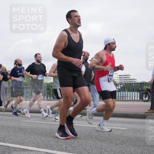 29.06.2025 - hella hamburg halbmarathon Luisa Fischer http://msf.ph/oto/8500663 29.06.2025 10:06:25 Kennedybrücke 7211, 782, 14225, 1217, 1114, 1135, 1138, 1482, 2782, 3001, 3572, 6217, 7210, 7211, 7290, 8614, 9439, 9554, 10824 meine-sportfotos.de