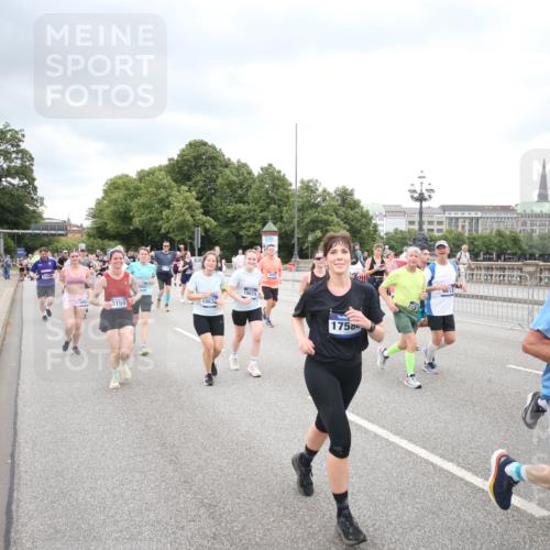 29.06.2025 - hella hamburg halbmarathon Jannik Wohlers http://msf.ph/oto/8500677 29.06.2025 10:57:24 Lombardsbrücke 1123, 1242, 1248, 1265, 2015, 2451, 2567, 2900, 3191, 3644, 3954, 4059, 4521, 4830, 5632, 5736, 6916, 7172, 7193, 7556, 8159, 8474, 8708, 8713, 8773, 9059, 9233, 9318, 9394, 9496, 9607, 9613, 9840, 10070, 10352, 10380, 10461, 10513, 10551, 10578, 10629, 10630, 10912, 11013, 11026, 11193, 11266, 11267, 11377, 12172, 13131, 13176, 13340, 13352, 13882, 14256, 14290, 14453, 15552, 15800, 15956, 16082 meine-sportfotos.de