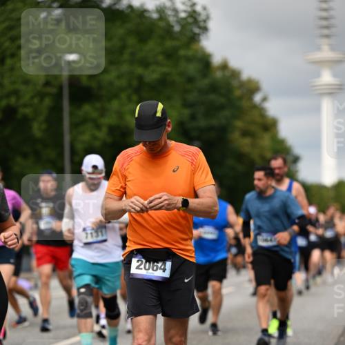29.06.2025 - hella hamburg halbmarathon Dr. Thomas Lammeyer http://msf.ph/oto/8500682 29.06.2025 10:24:43 Kennedybrücke 1011, 1046, 1069, 1154, 1471, 1474, 1534, 2053, 2064, 2834, 3733, 3842, 4154, 4166, 4288, 4422, 4754, 4869, 5181, 5831, 5937, 6608, 6844, 6951, 7101, 7131, 7739, 8025, 8462, 8588, 8738, 8940, 9005, 9011, 9236, 9873, 10039, 10041, 10595, 10613, 10647, 10754, 11100 meine-sportfotos.de