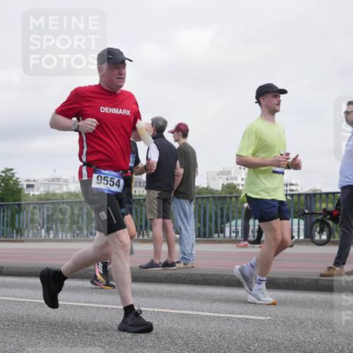 29.06.2025 - hella hamburg halbmarathon Luisa Fischer http://msf.ph/oto/8500695 29.06.2025 10:06:29 Kennedybrücke 14, 9554, 1114, 1885, 2759, 2782, 3001, 3572, 4511, 6217, 7210, 7211, 7290, 8614, 9453, 9554, 10824 meine-sportfotos.de