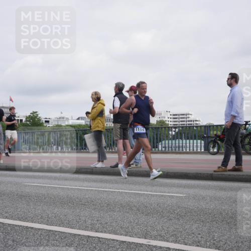 29.06.2025 - hella hamburg halbmarathon Luisa Fischer http://msf.ph/oto/8500710 29.06.2025 10:06:31 Kennedybrücke 1114, 1114, 1885, 2594, 2759, 3001, 4511, 6217, 7935, 8614, 9453, 9554, 10824 meine-sportfotos.de