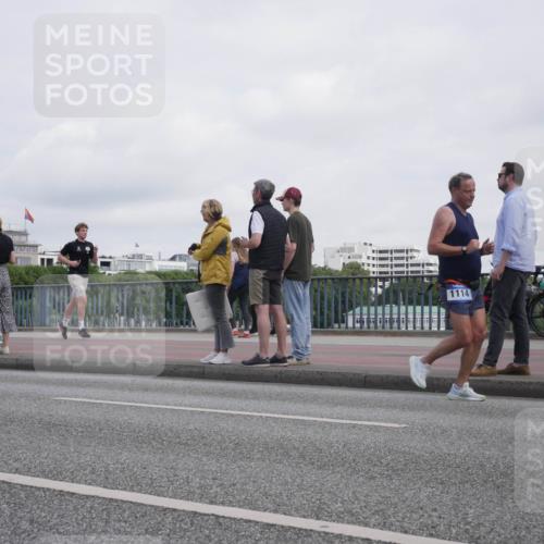 29.06.2025 - hella hamburg halbmarathon Luisa Fischer http://msf.ph/oto/8500715 29.06.2025 10:06:31 Kennedybrücke 1114, 1114, 1885, 2594, 2759, 3001, 4511, 6217, 7935, 8614, 9453, 9554, 10824 meine-sportfotos.de